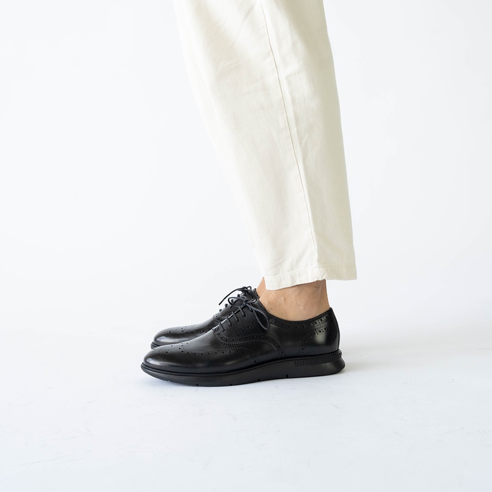 MANCHESTER BLACK ドレススニーカー
