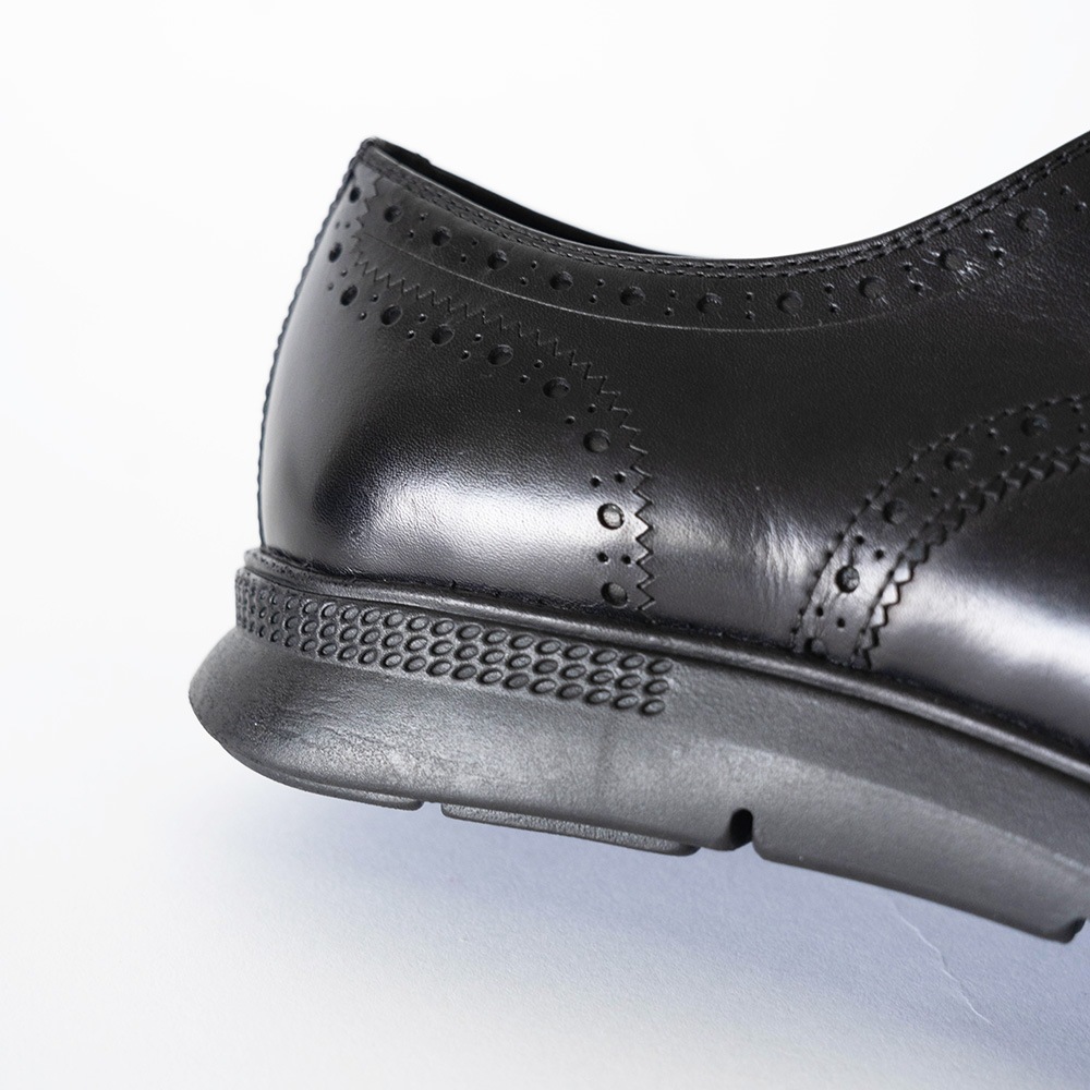 MANCHESTER BLACK ドレススニーカー