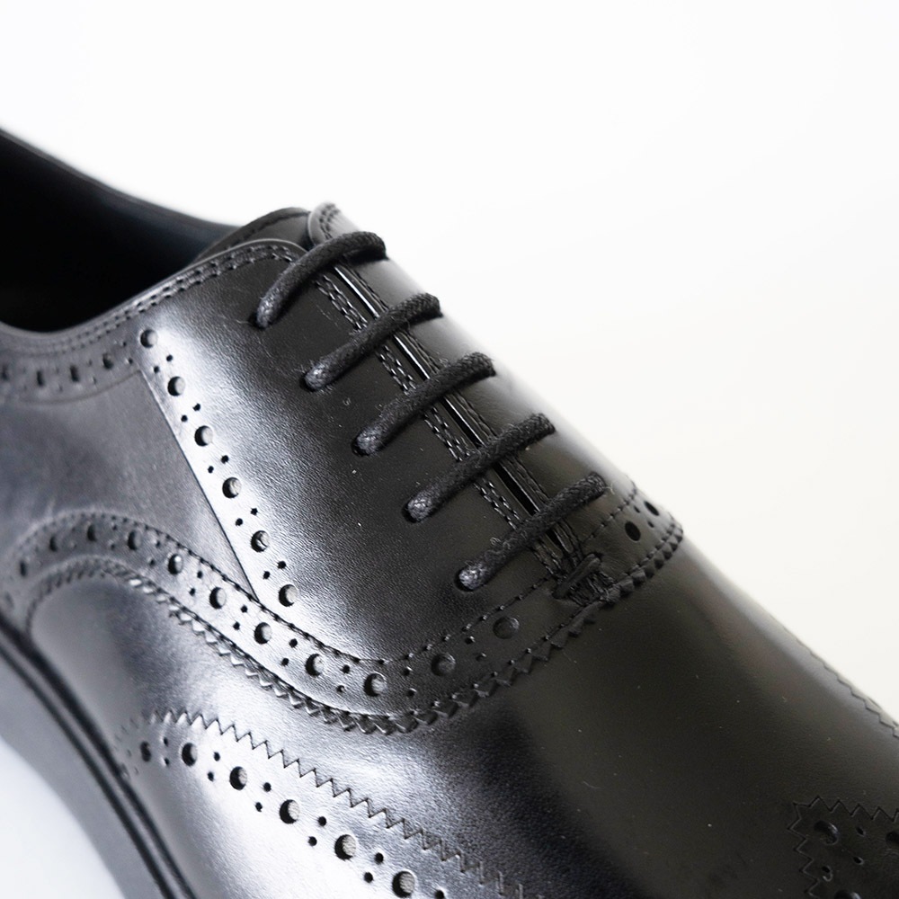 MANCHESTER BLACK ドレススニーカー