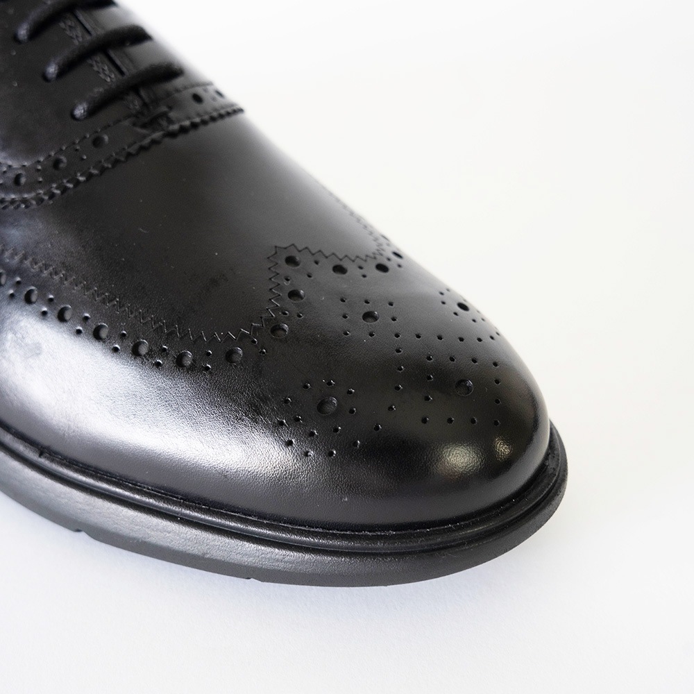 MANCHESTER BLACK ドレススニーカー