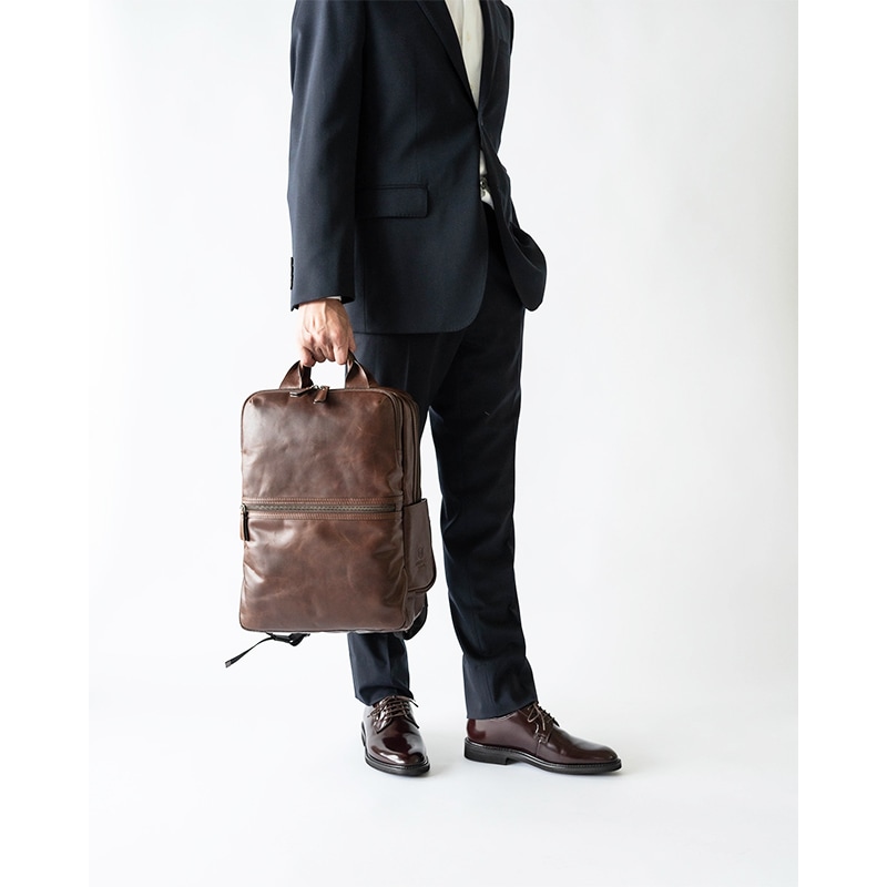 ASTER BROWN バックパック