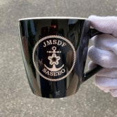 ムラカミマーケット　オリジナルグッズ　マグカップ　サンドブラスト加工　海上自衛隊　碇桜ロゴ入り