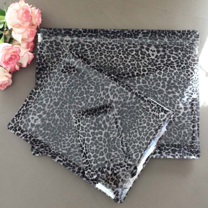 プラトーアクリリックワイルドプリュンヌ