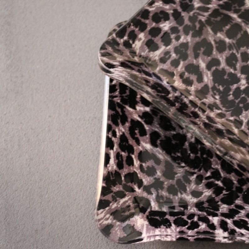 プラトーアクリリックワイルドプリュンヌ