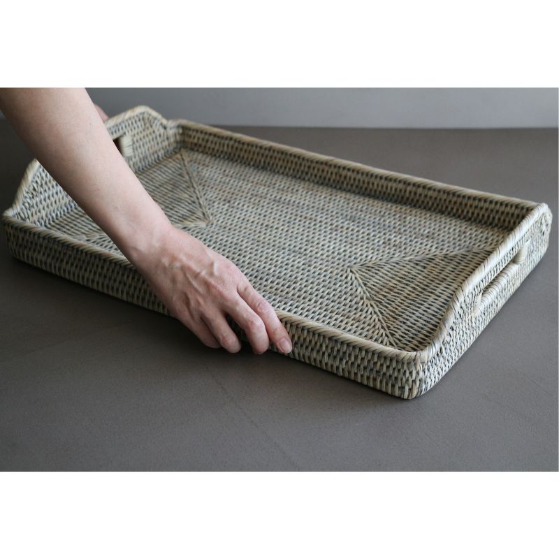 ラタントレイグレイッシュトーン