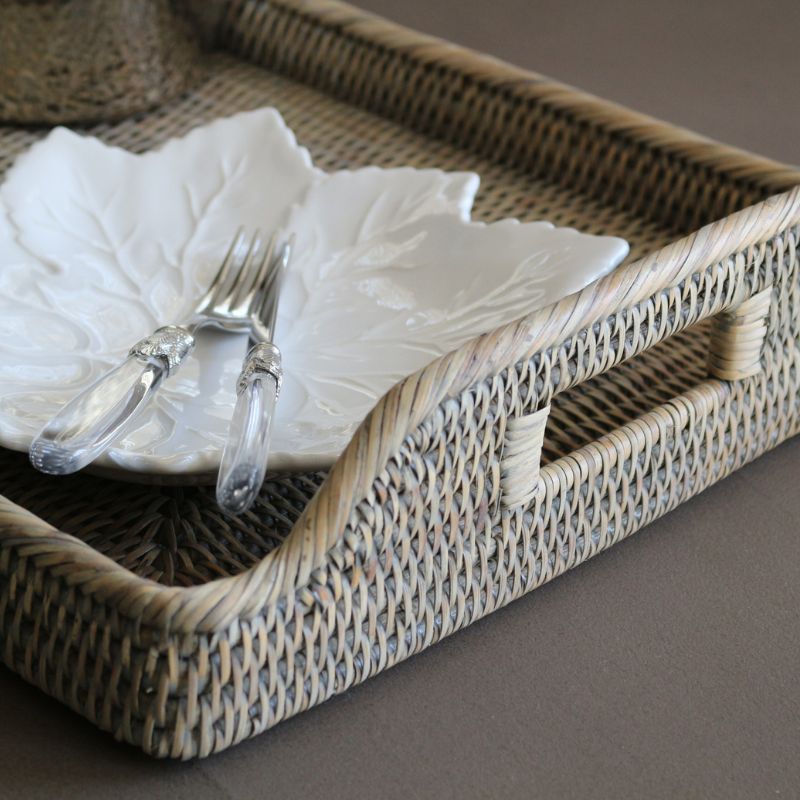 ラタントレイグレイッシュトーン