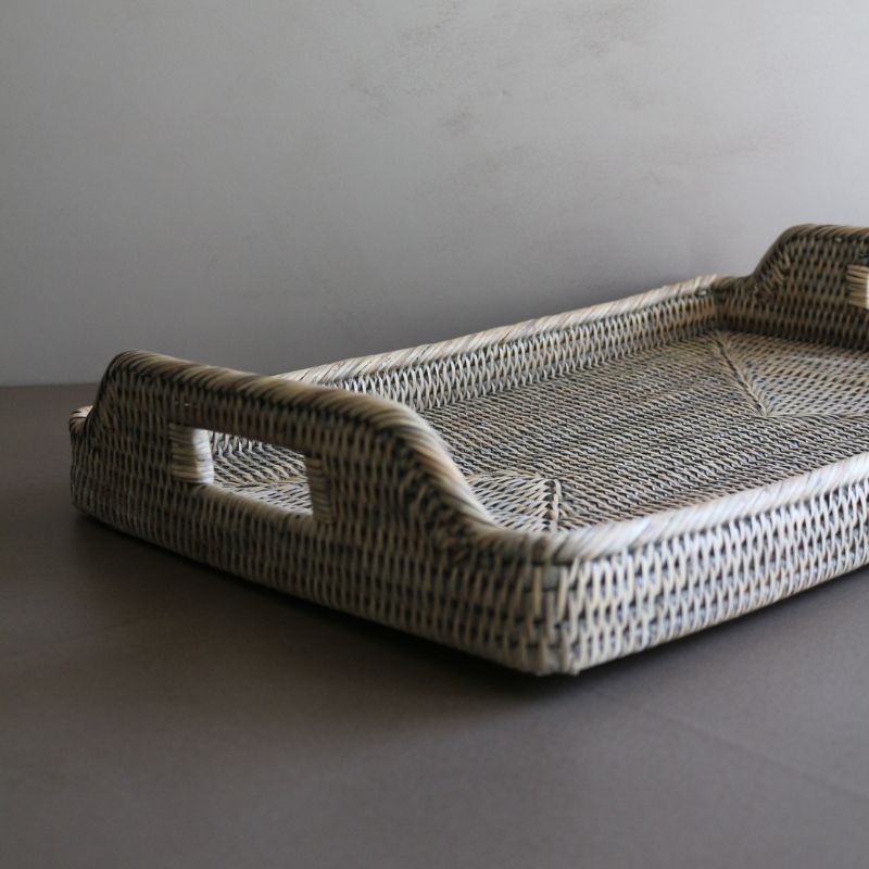 ラタントレイグレイッシュトーン