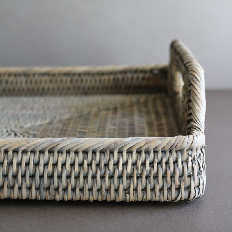 ラタントレイグレイッシュトーン