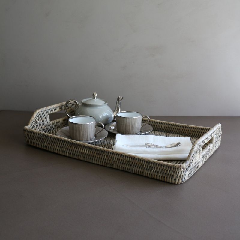 ラタントレイグレイッシュトーン