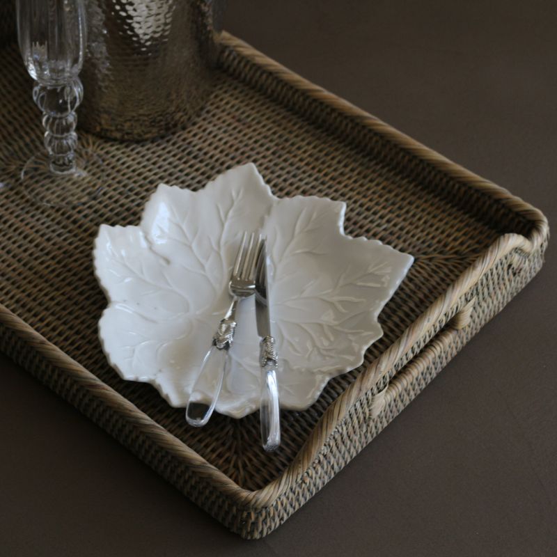 ラタントレイグレイッシュトーン