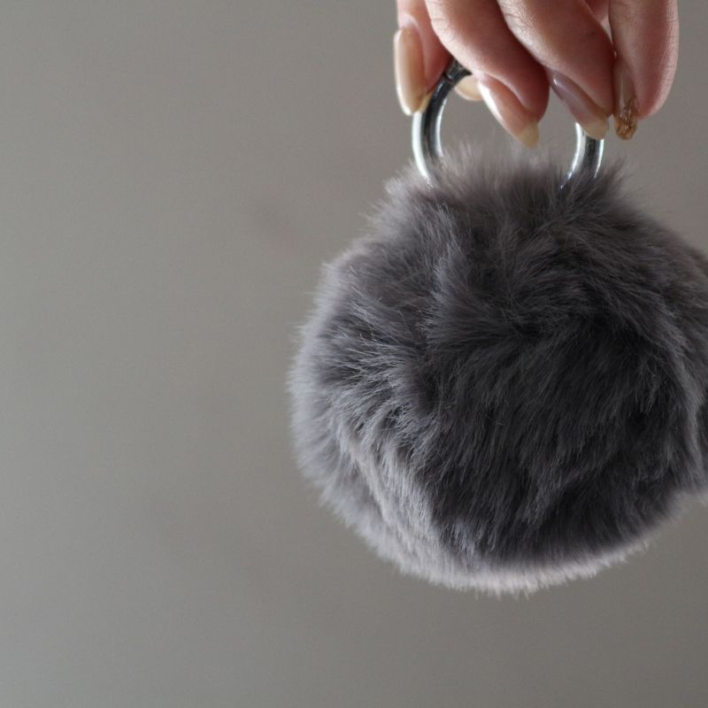 キーリングラウンドファー　ダークグレー