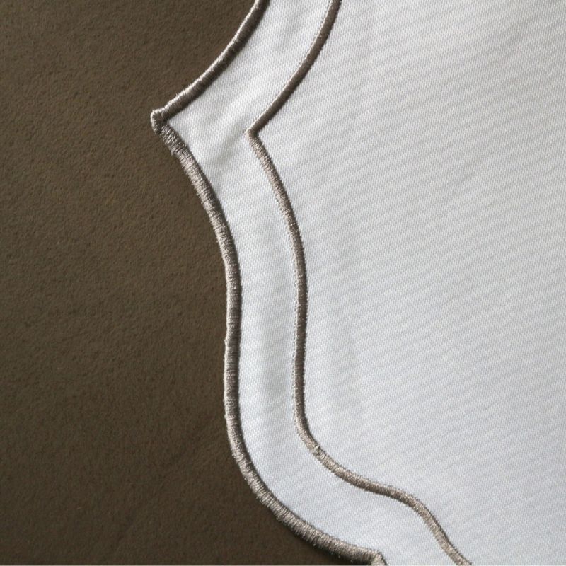 プレースマットスカラップ アルジャンテ