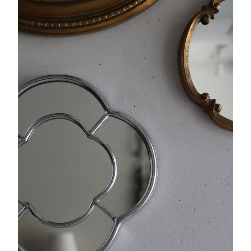 ミロワーカール