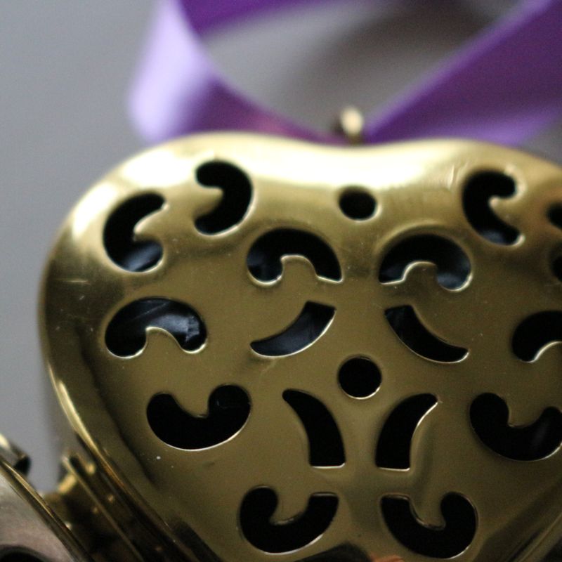 パフュームオーナメントＯＲヴィオレットダムール　【奥深く華やかなフラワーノート】