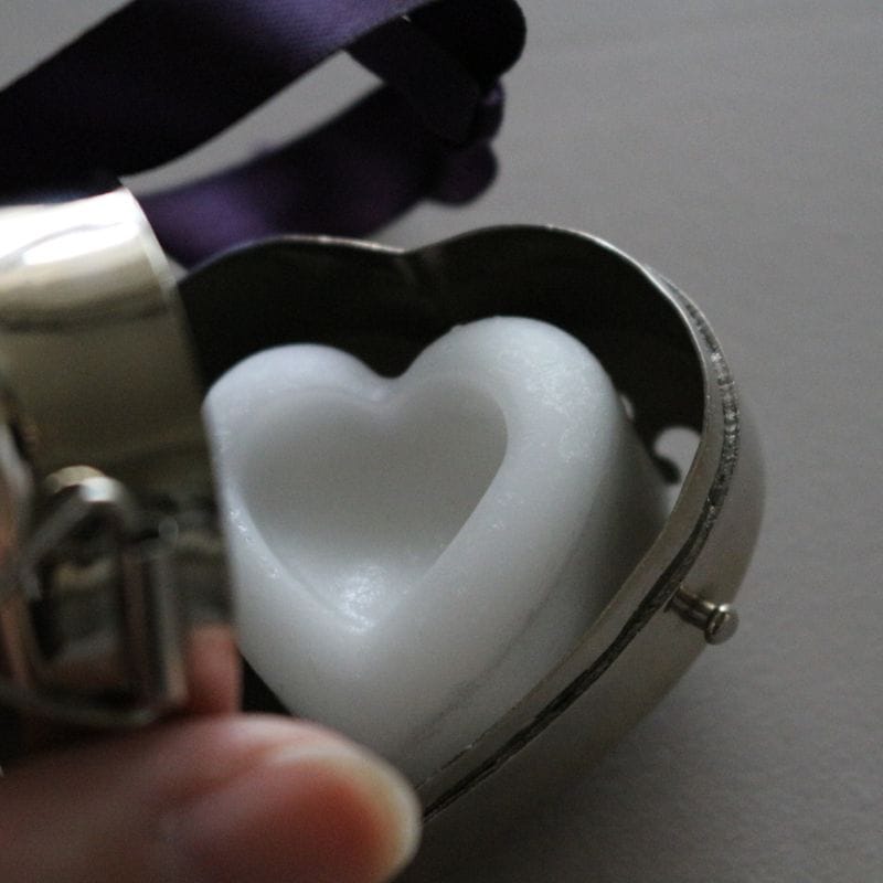 パフュームオーナメントＯＲヴィオレットダムール　【奥深く華やかなフラワーノート】