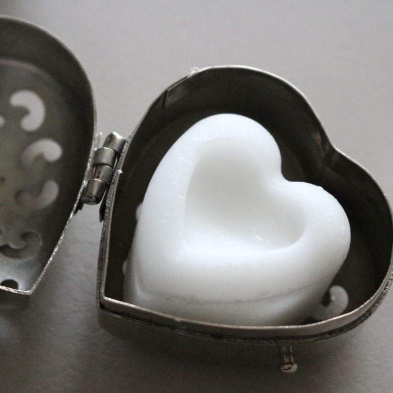 パフュームオーナメントＯＲヴィオレットダムール　【奥深く華やかなフラワーノート】