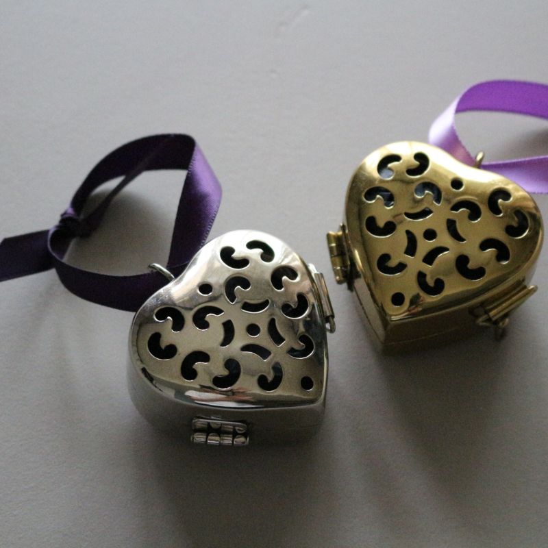 パフュームオーナメントＯＲヴィオレットダムール　【奥深く華やかなフラワーノート】