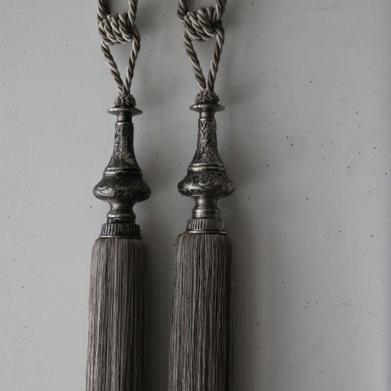 タッセルロンググレー125