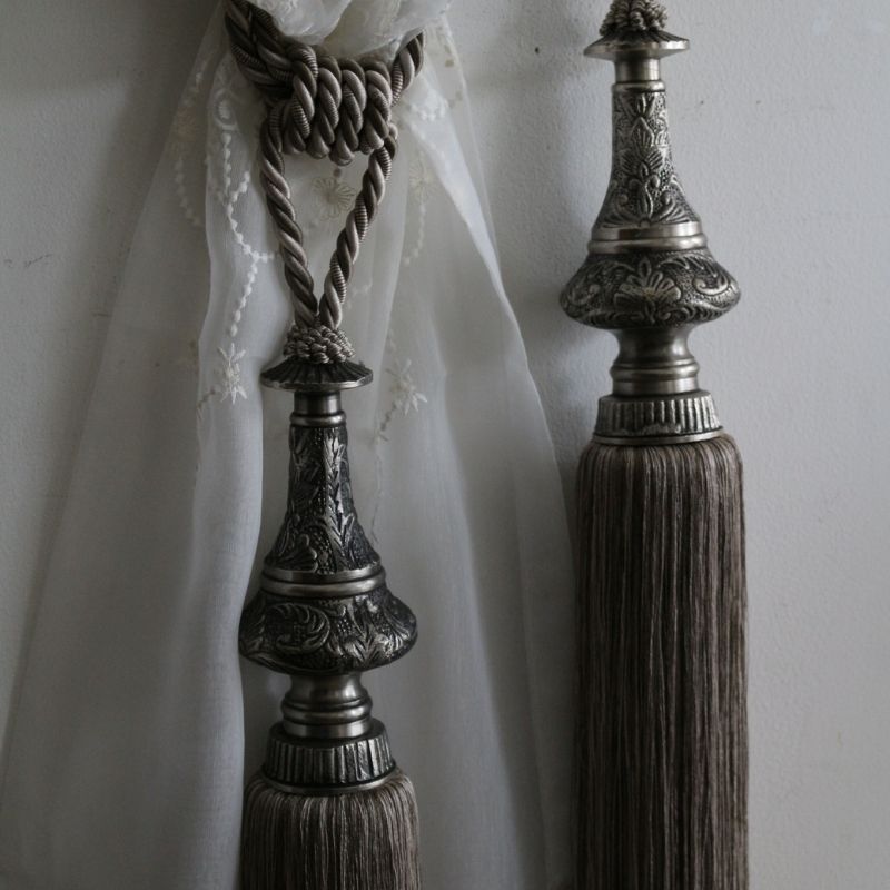 タッセルロンググレー125