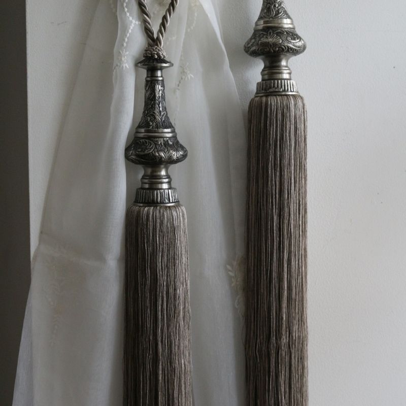 タッセルロンググレー125