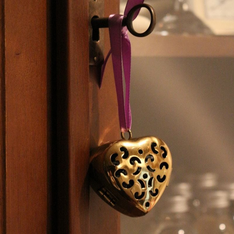 レフィル パフュームオーナメントＯＲヴィオレットダムール　【奥深く華やかなフラワーノート】詰め替え用2個入