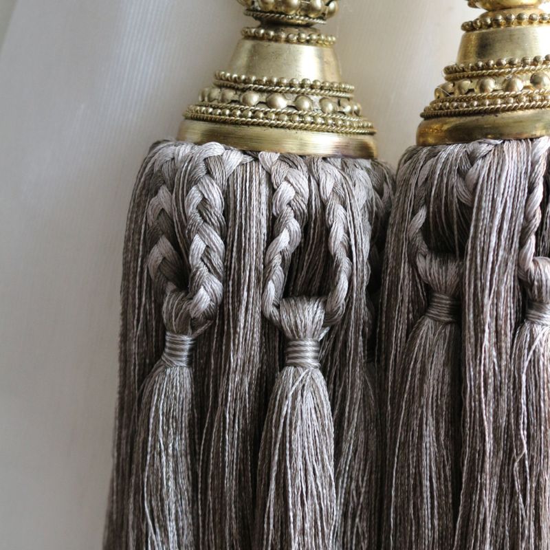 タッセル ダブルグレー