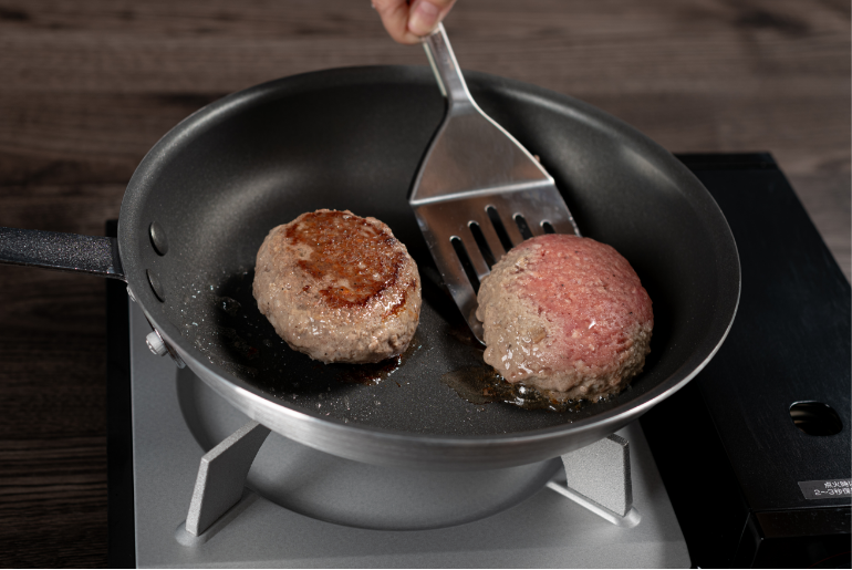 沖縄県産 黒毛和牛 塩ハンバーグ　150g×4個 /ハンバーグ専用塩付き　送料別