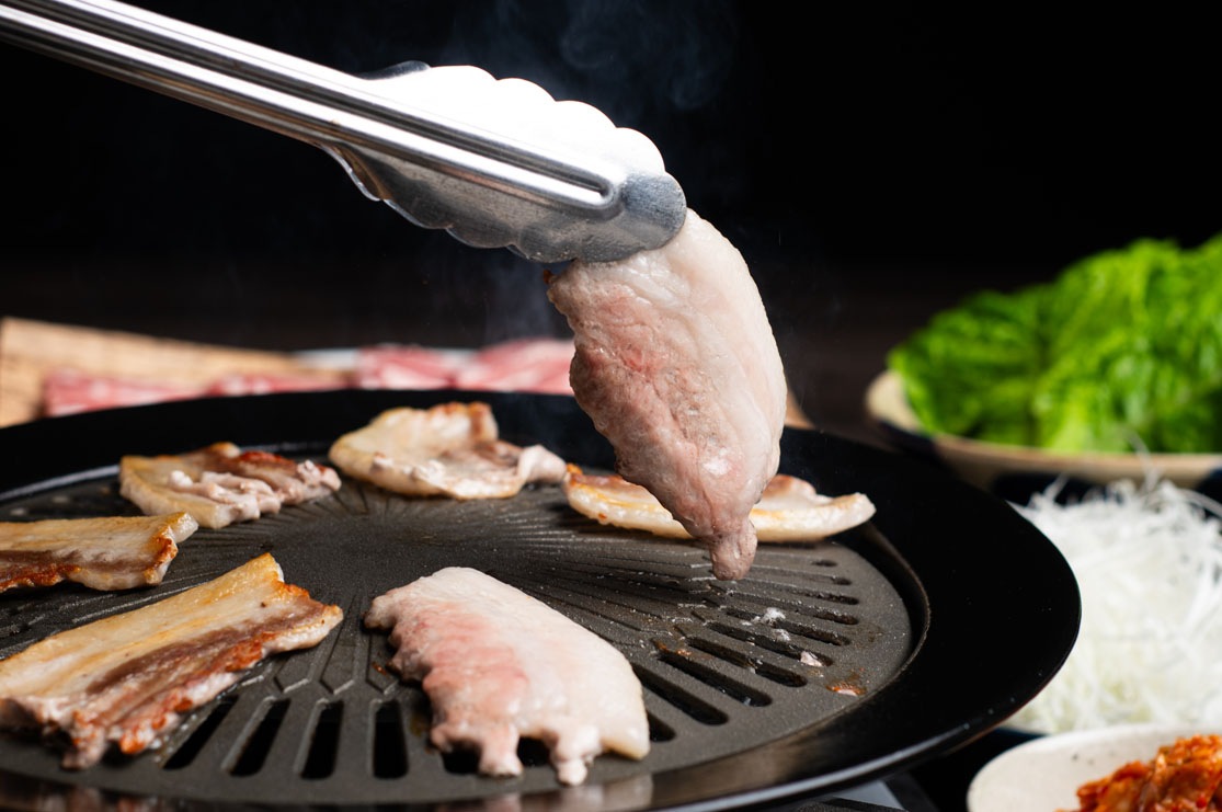 【セット】沖縄県産 黒毛和牛 塩ハンバーグ2個と琉球長寿豚 バラ焼き肉500g　各専用塩付き　