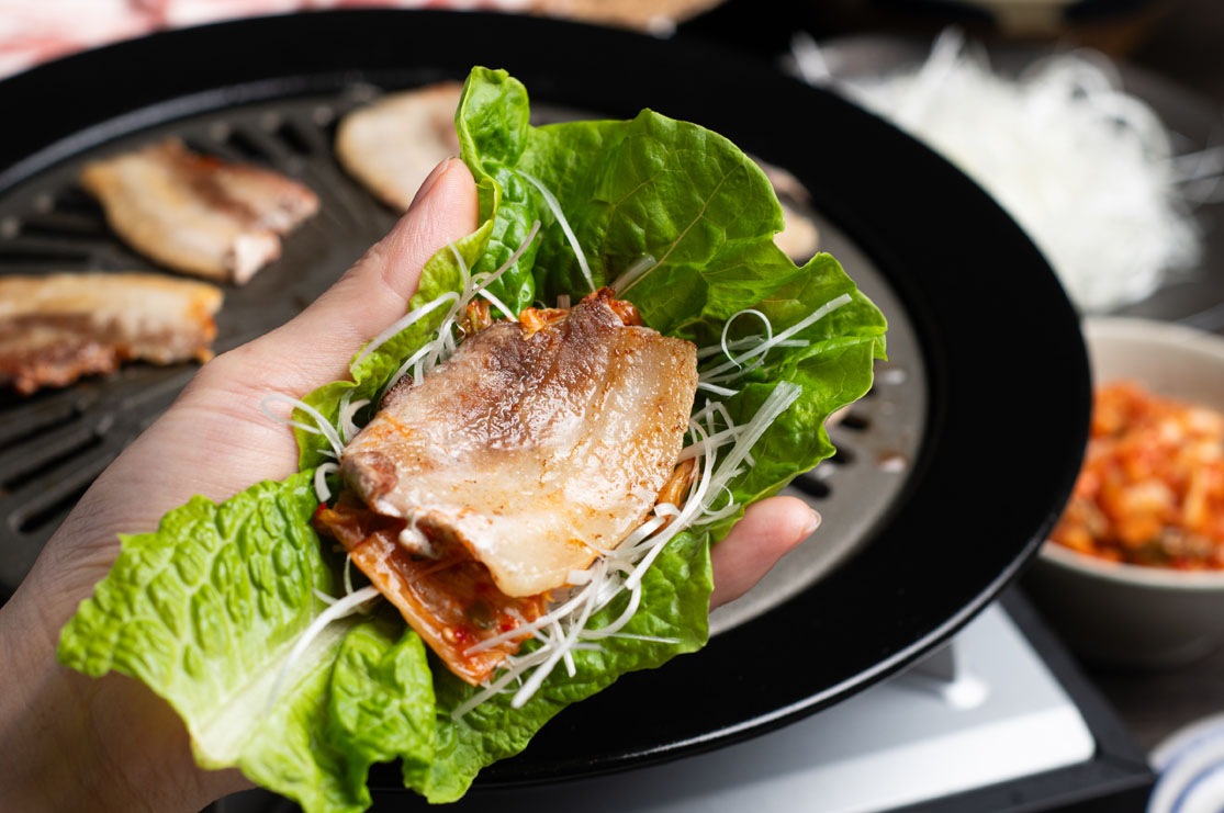 【セット】沖縄県産 黒毛和牛 塩ハンバーグ2個と琉球長寿豚 バラ焼き肉500g　各専用塩付き　