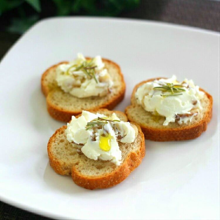 【送料無料】<br>秋田県産大根使用<br>いぶりがっこ (Mサイズ) 一本 2袋セット