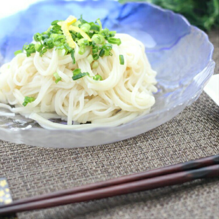【送料無料】<br>秋田名産 稲庭うどん 8人前（800g）