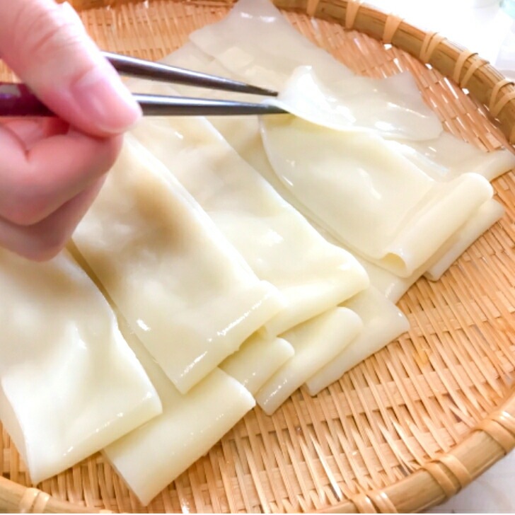 【送料無料】<br>1,000円ポッキリ<br>ひもかわうどん（300ｇ）2袋セット