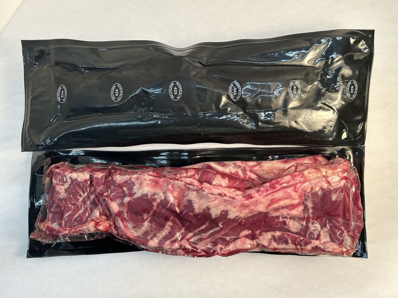 【豪州産 皮無し】シンスカート（ハラミ）【2,200円/㎏(税抜)】【 ケース販売（不定貫）】【 約8.5㎏（約7㎏～10㎏）】