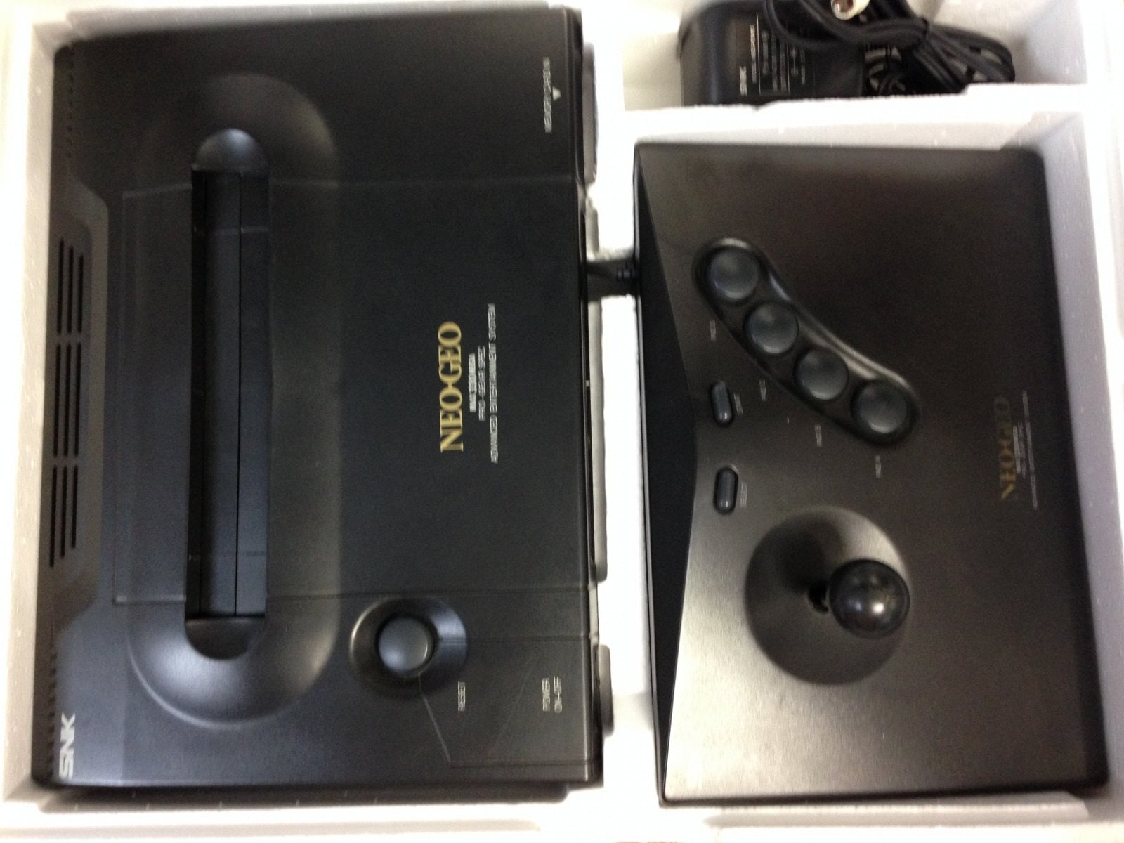 ネオジオ　本体　NEOGEO NEOGEO◇NEOGEO ネオジオ本体◇説無