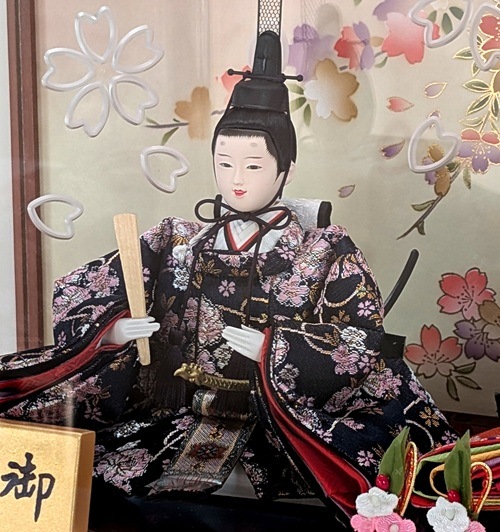 ケース入り雛人形　小三五親王飾りNo.9 LED屏風付　新美桜