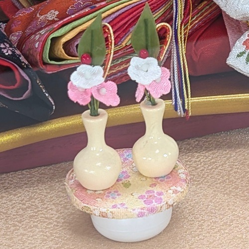 ケース入り雛人形　小三五親王飾りNo.9 LED屏風付　新美桜