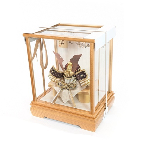 ケース入り 7号　大鍬兜飾り