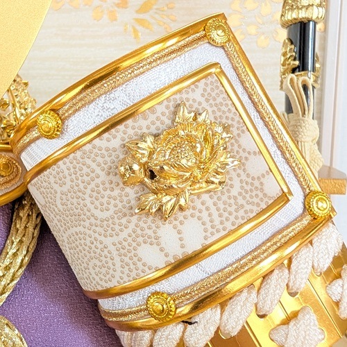 ケース入り 8号白金印伝　中鍬形兜飾り