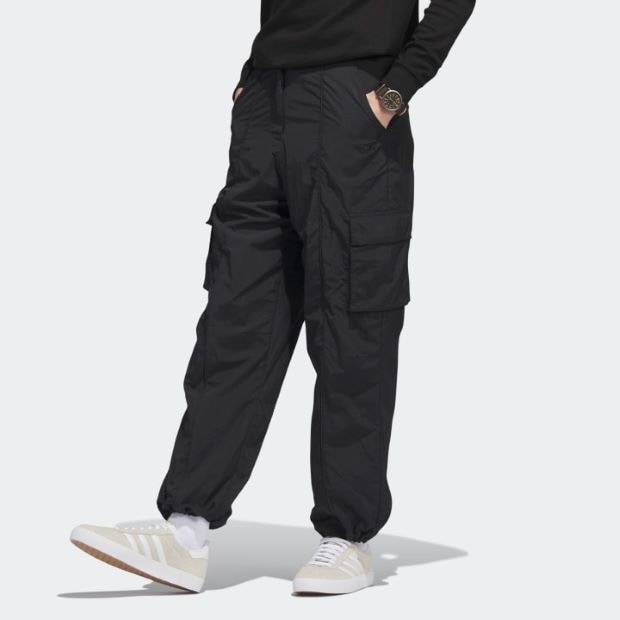 エッセンシャルズ ナイロンパンツ SSENSE限定 エッセンシャルズ ナイロンパンツ SSENSE限定