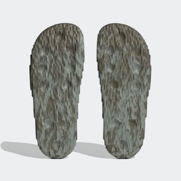 アディレッタ 22 サンダル  Adilette 22 Slides  mdf05  サオリーブストレータ×シルバーグリーン×コアブラック　