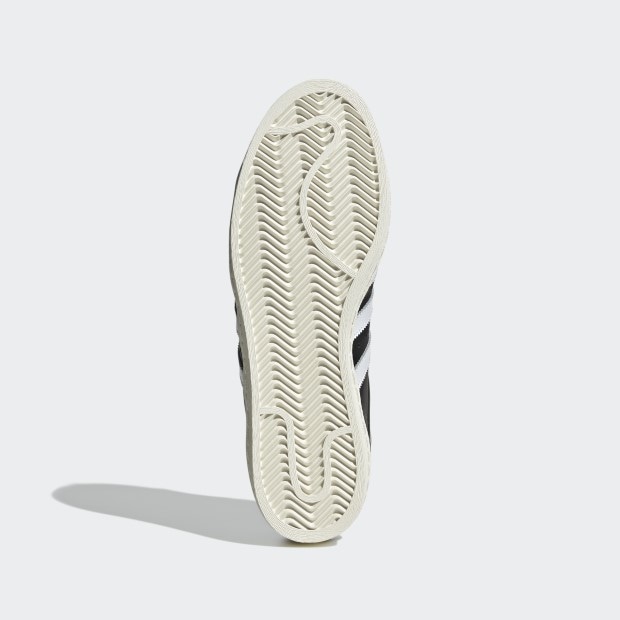 スーパースター 82 SUPERSTAR 82 njs93　コアブラック×フットウェアホワイト　