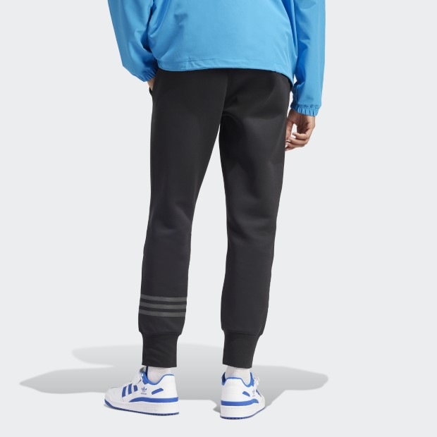 ストリート NEUCLASSICS カフスウェットパンツ ブラック