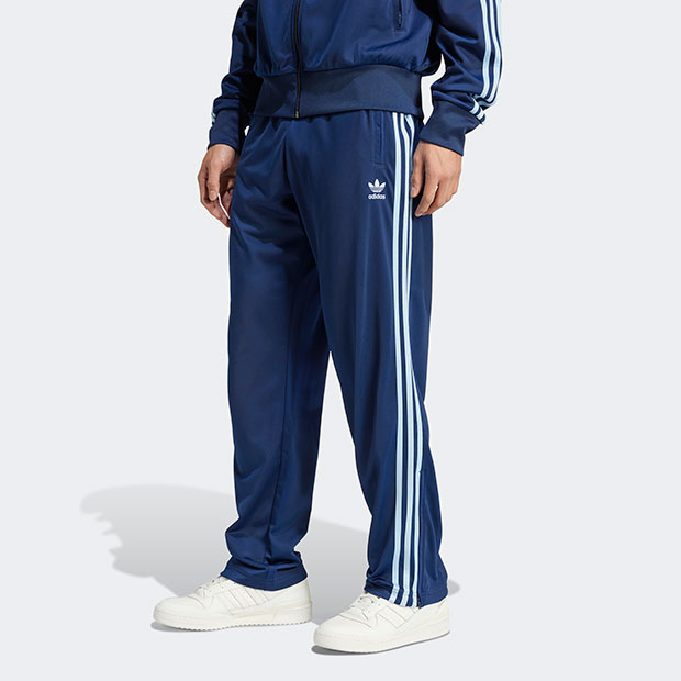 adidasトラックパンツ アディダス アディカラー 70s トラックパンツ（ジャージ