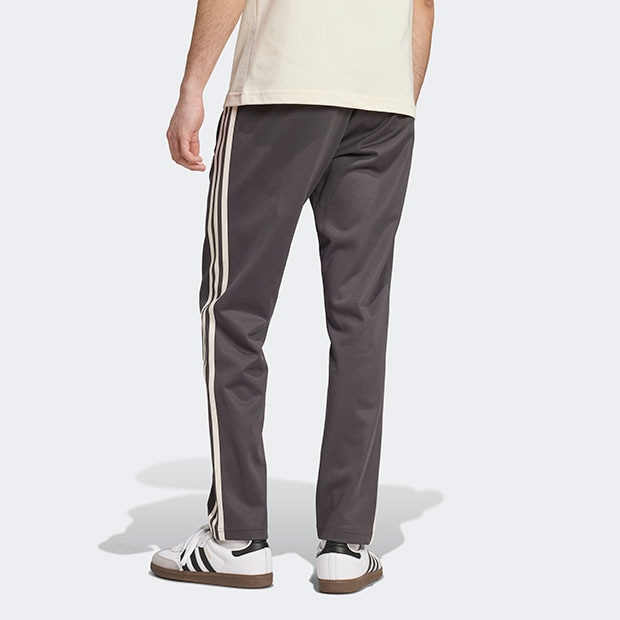 ユベントス オリジナルス LIFESTYLER トラックパンツ ユーティリティ