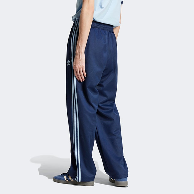 アディカラー バギーフィット ファイヤーバードトラックパンツ　ナイトインディゴS アディカラー バギーフィット ファイヤーバードトラックパンツ ナイト