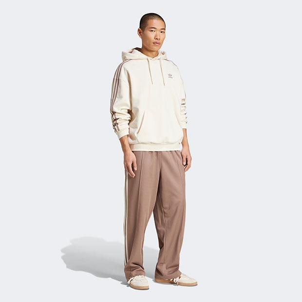 ●美品 adidas アディカラーバギー ベージュLsize アディカラー バギーフィット ファイヤーバードトラックパンツ