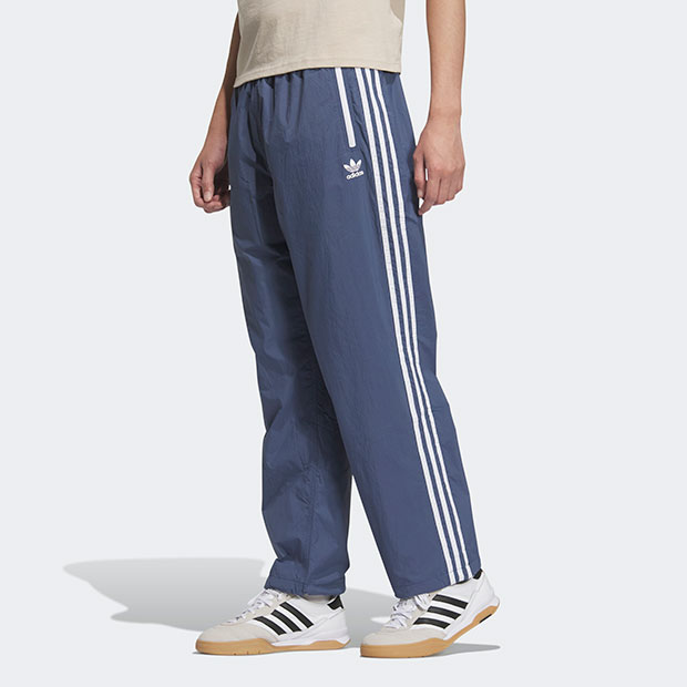 完売品★adidas originals　トラックパンツ　フリークス別注 完売品☆adidas originals トラックパンツ フリークス別注