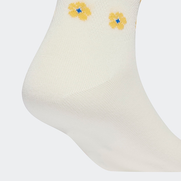 ADIDAS ORIGINALS × LIBERTY LONDON クルーソックス 2足組  オフホワイト