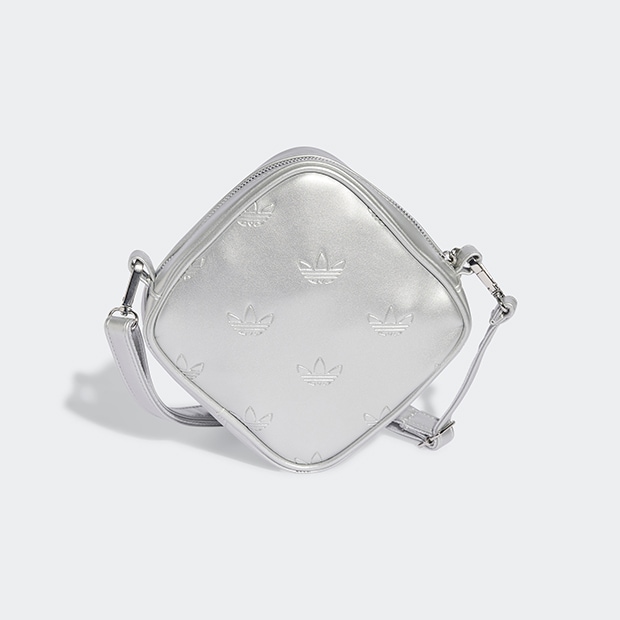 アディカラー ダイヤモンドシェイプ バッグ　シルバーメタリック　