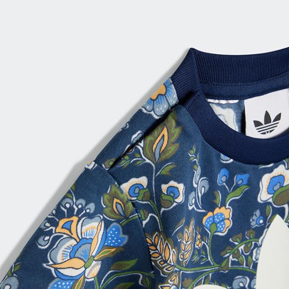 ジュニア ベビー ADIDAS ORIGINALS × LIBERTY LONDON 半袖Tシャツ セットアップ ナイトインディゴ×マルチカラー